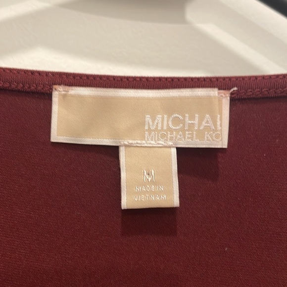 MICHAEL Michael Kors Sz M Drape Sleeveless Blouse in Burgundy - Picture 2 of 7